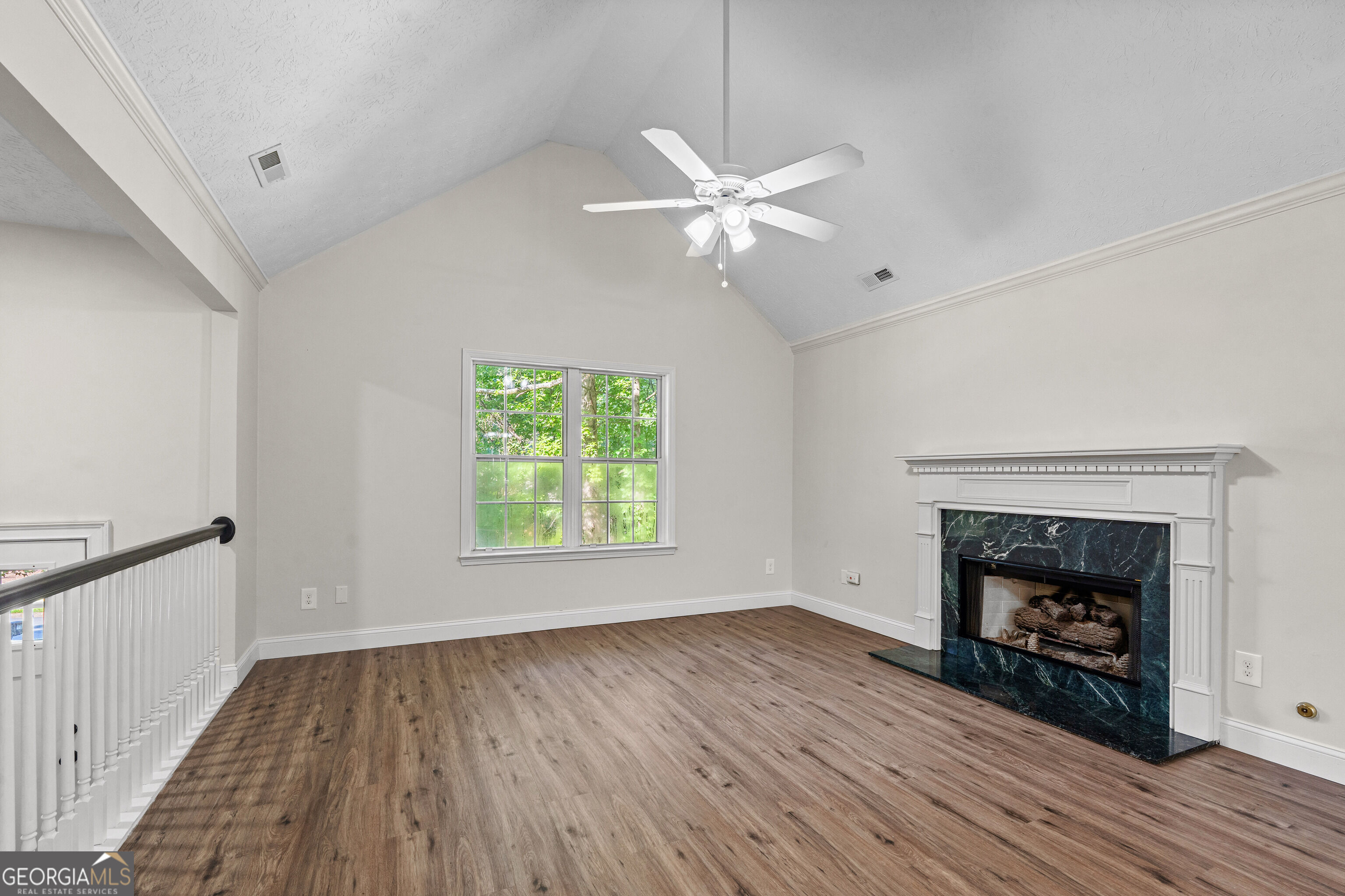 120 Woodstream Drive Property Photo 6