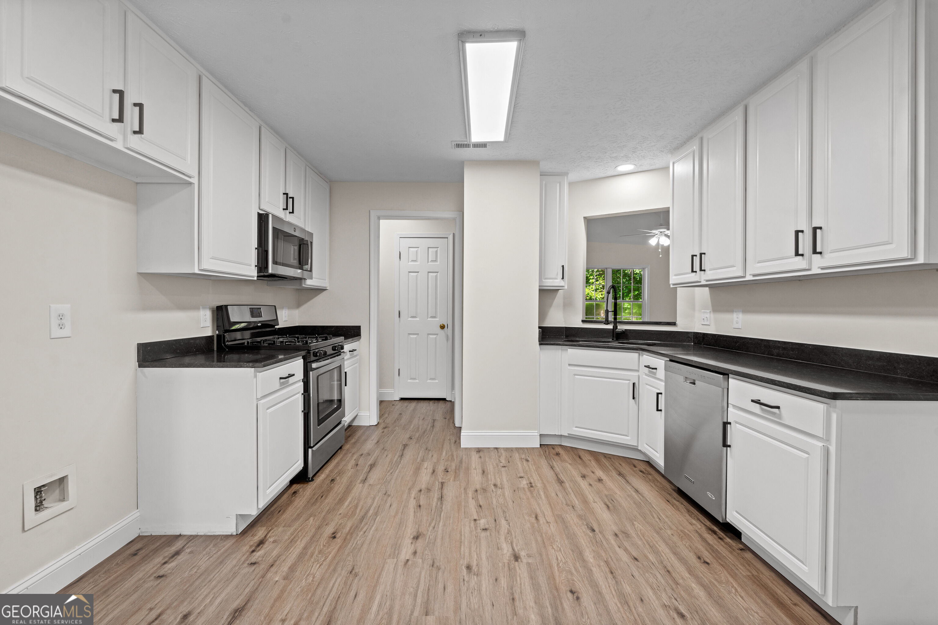 120 Woodstream Drive Property Photo 13
