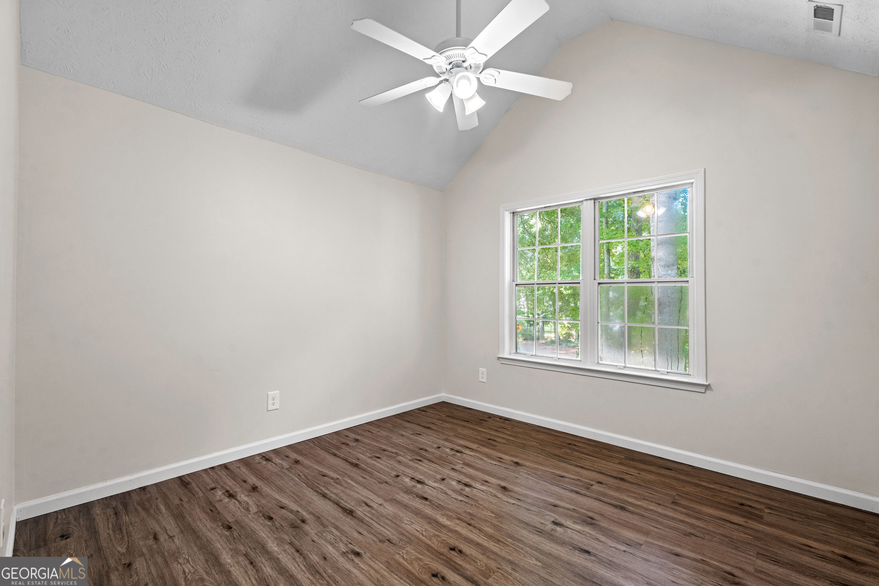 120 Woodstream Drive Property Photo 32