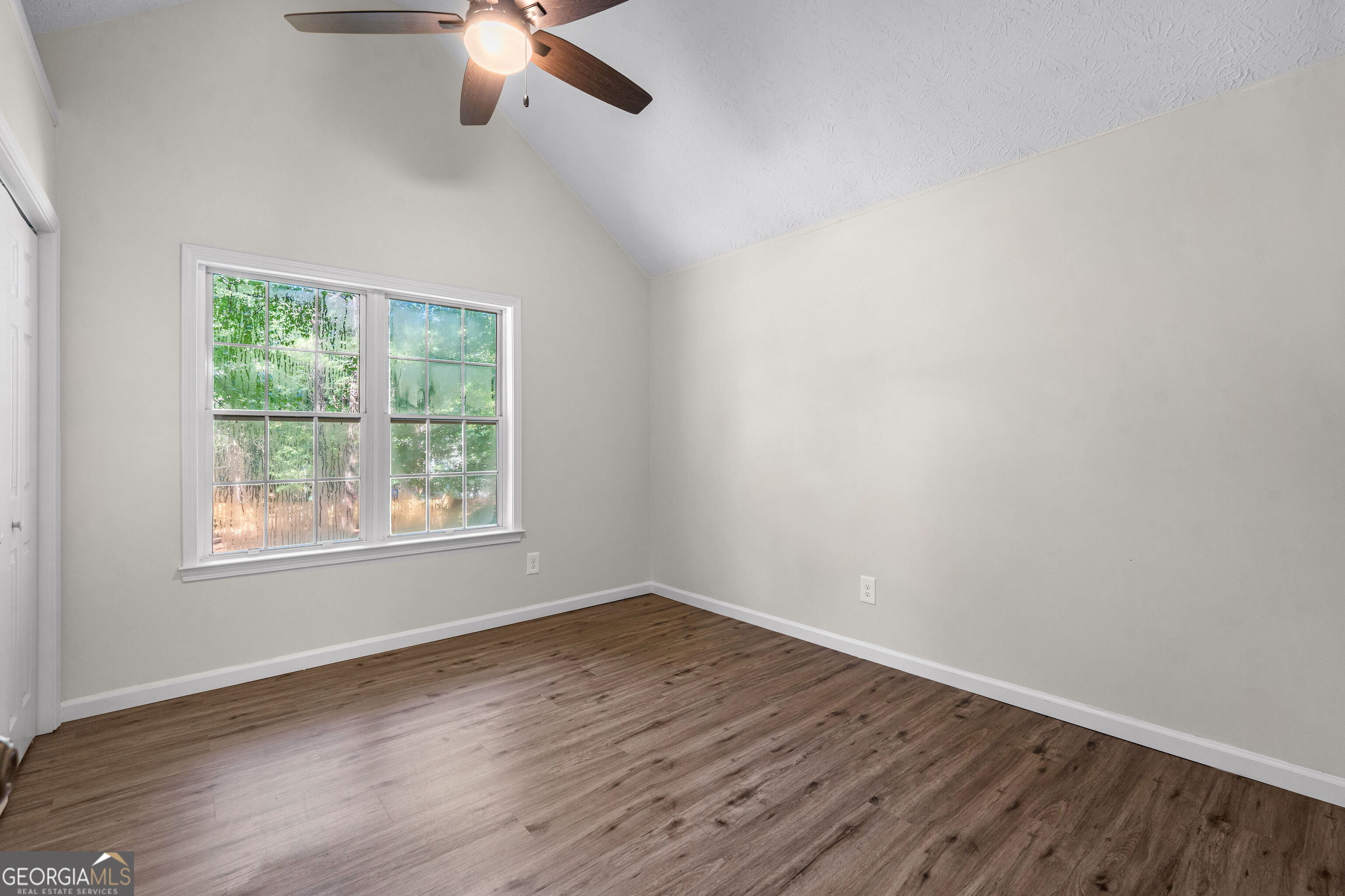 120 Woodstream Drive Property Photo 37