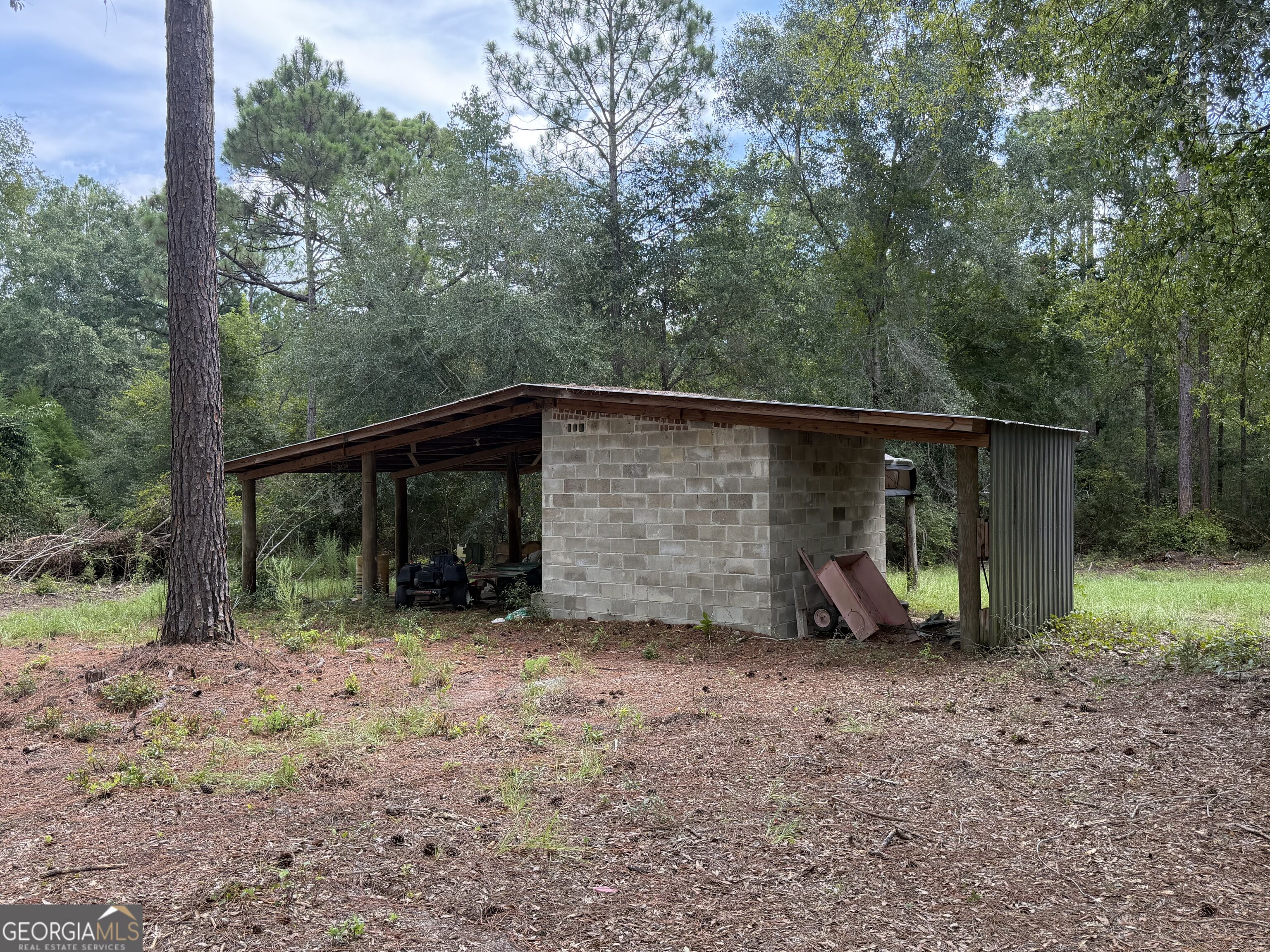 24 Peterson Lane Property Photo 12