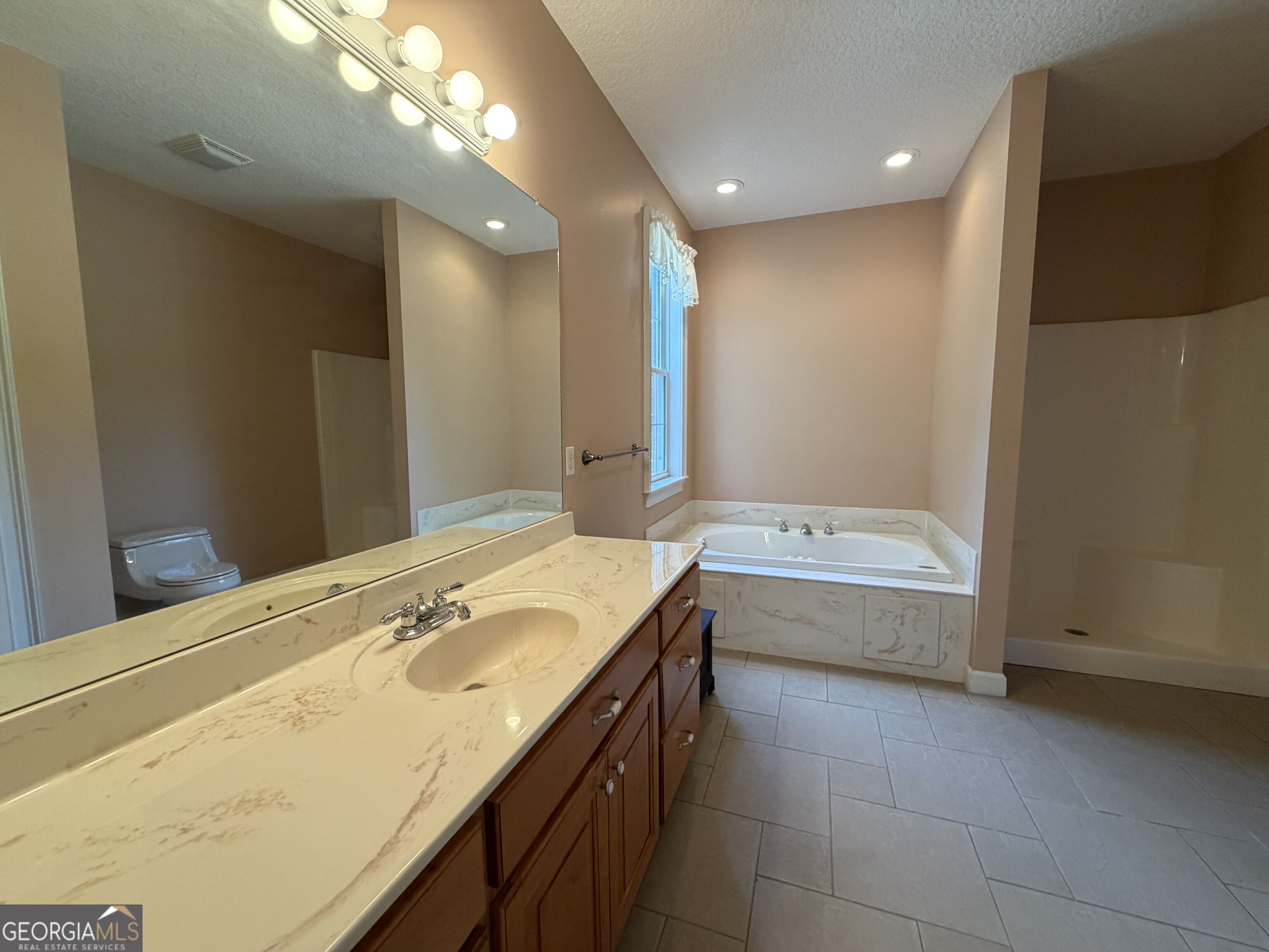 24 Peterson Lane Property Photo 29