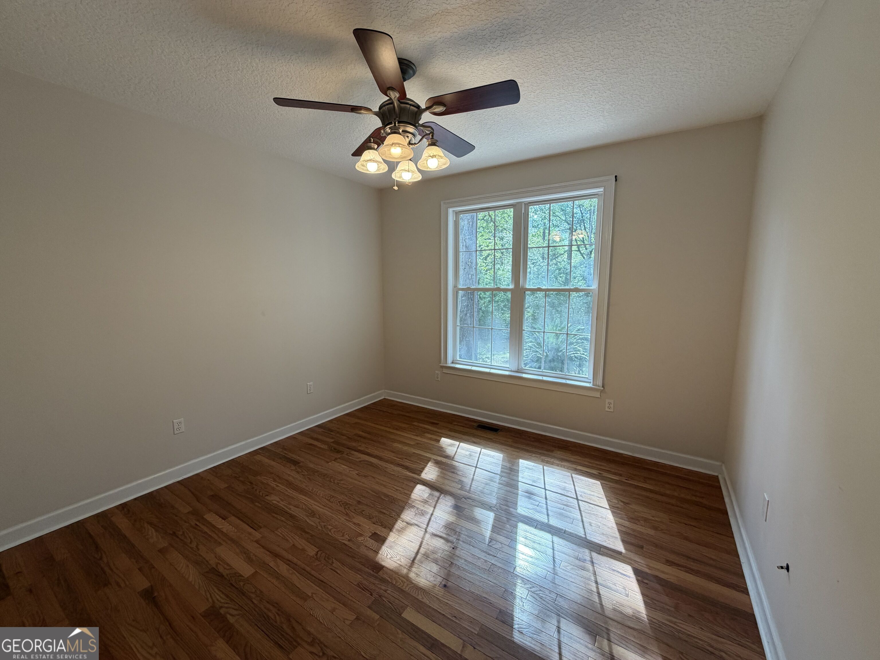 24 Peterson Lane Property Photo 31