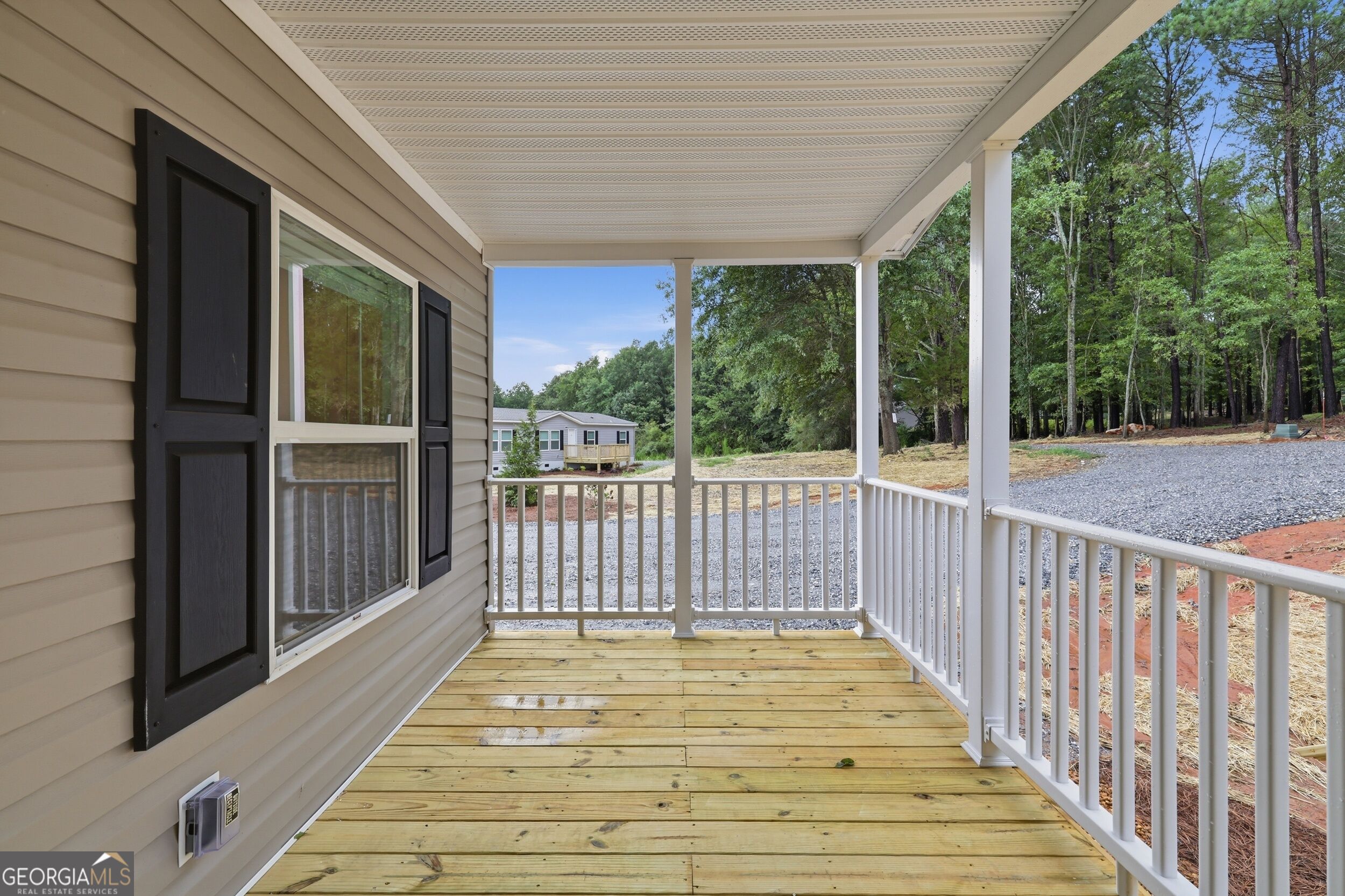 915 Smith Loop Road Property Photo 2