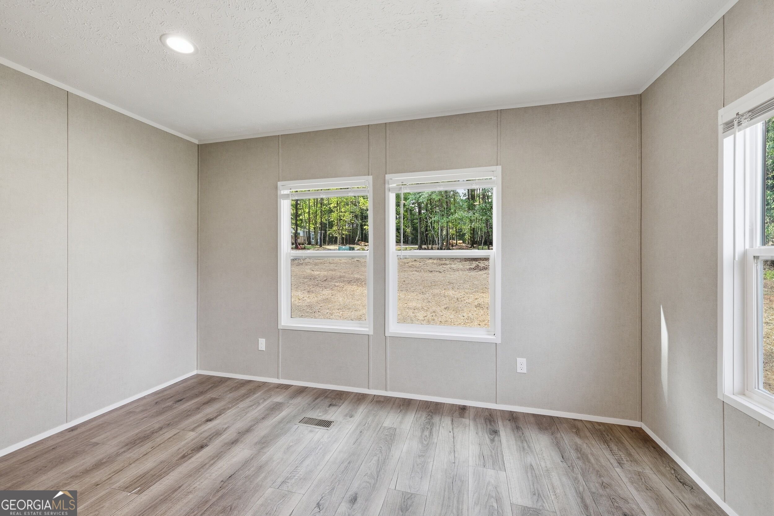 915 Smith Loop Road Property Photo 10