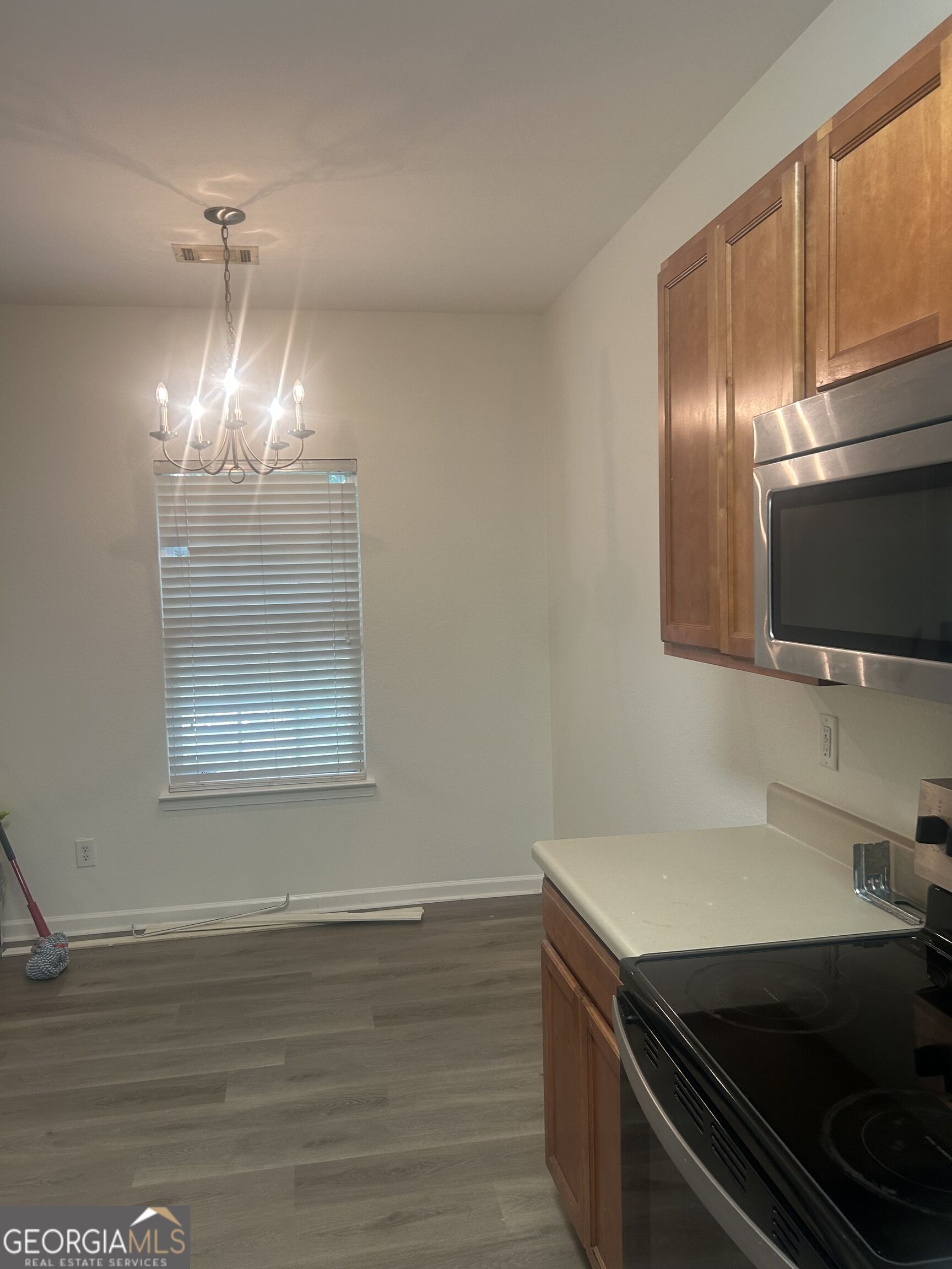 1253 Chinon Point Property Photo 4