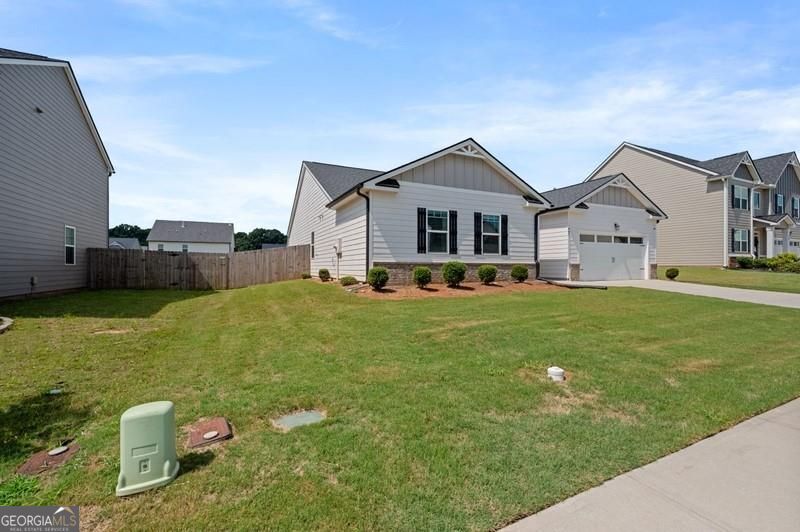 647 Graham Campbell Lane Property Photo 1