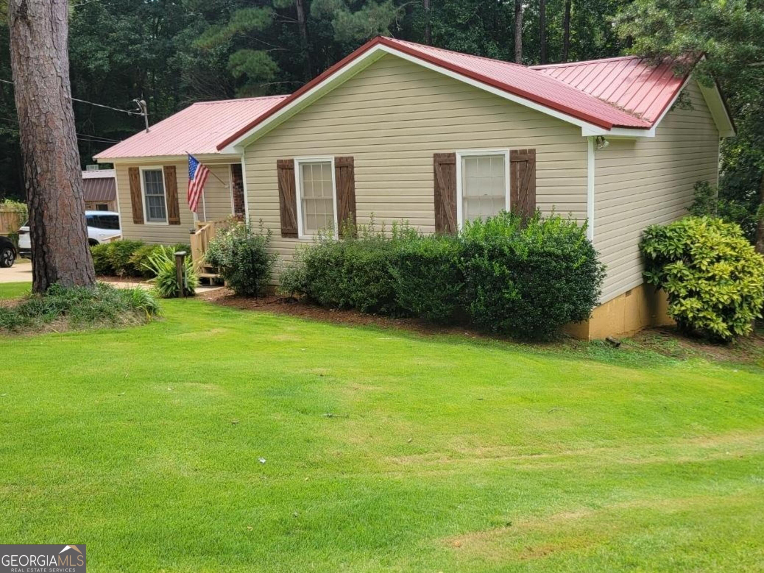 205 Pinehaven Drive Property Photo 2