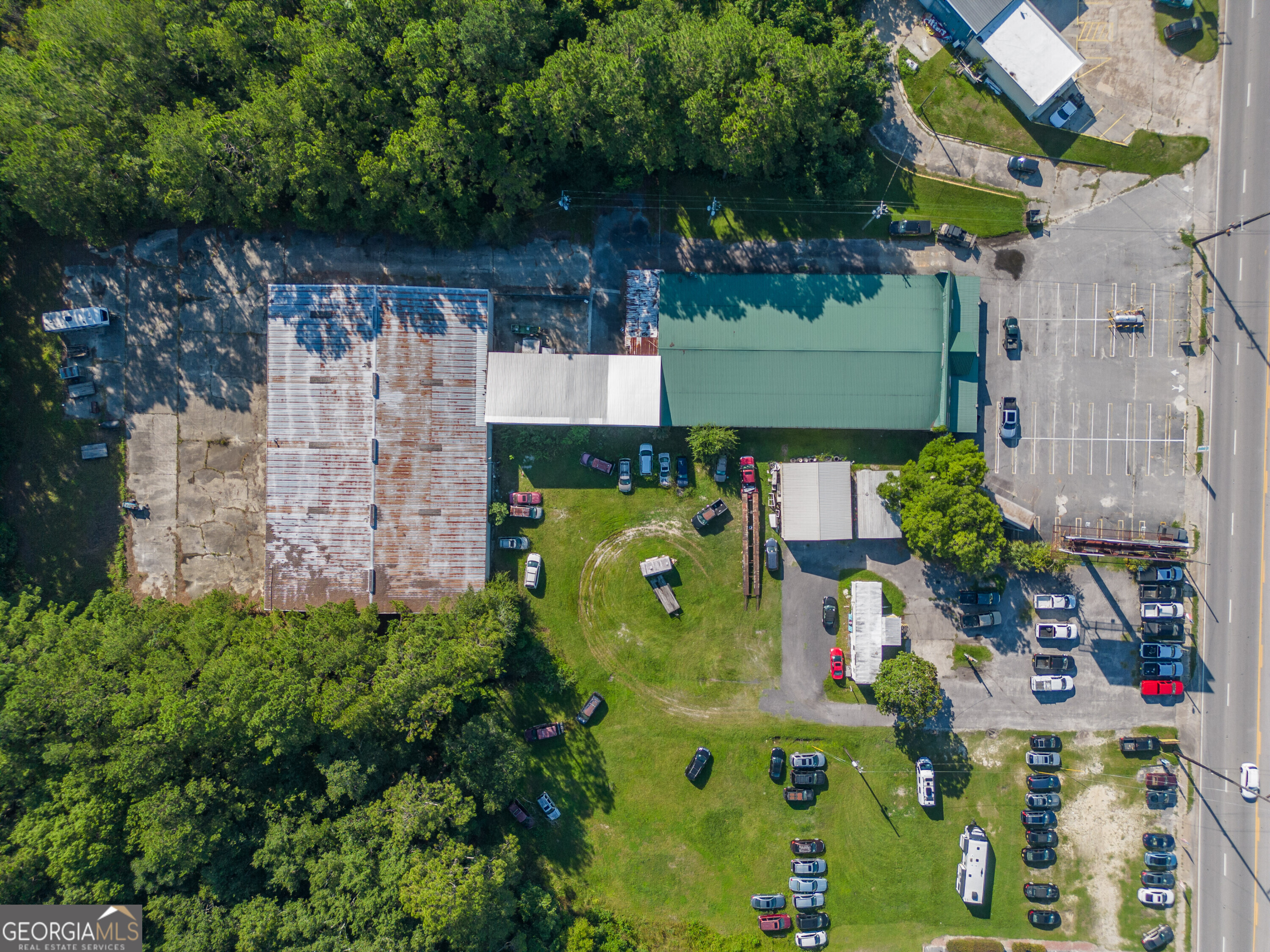 2023 Memorial Drive Property Photo 4