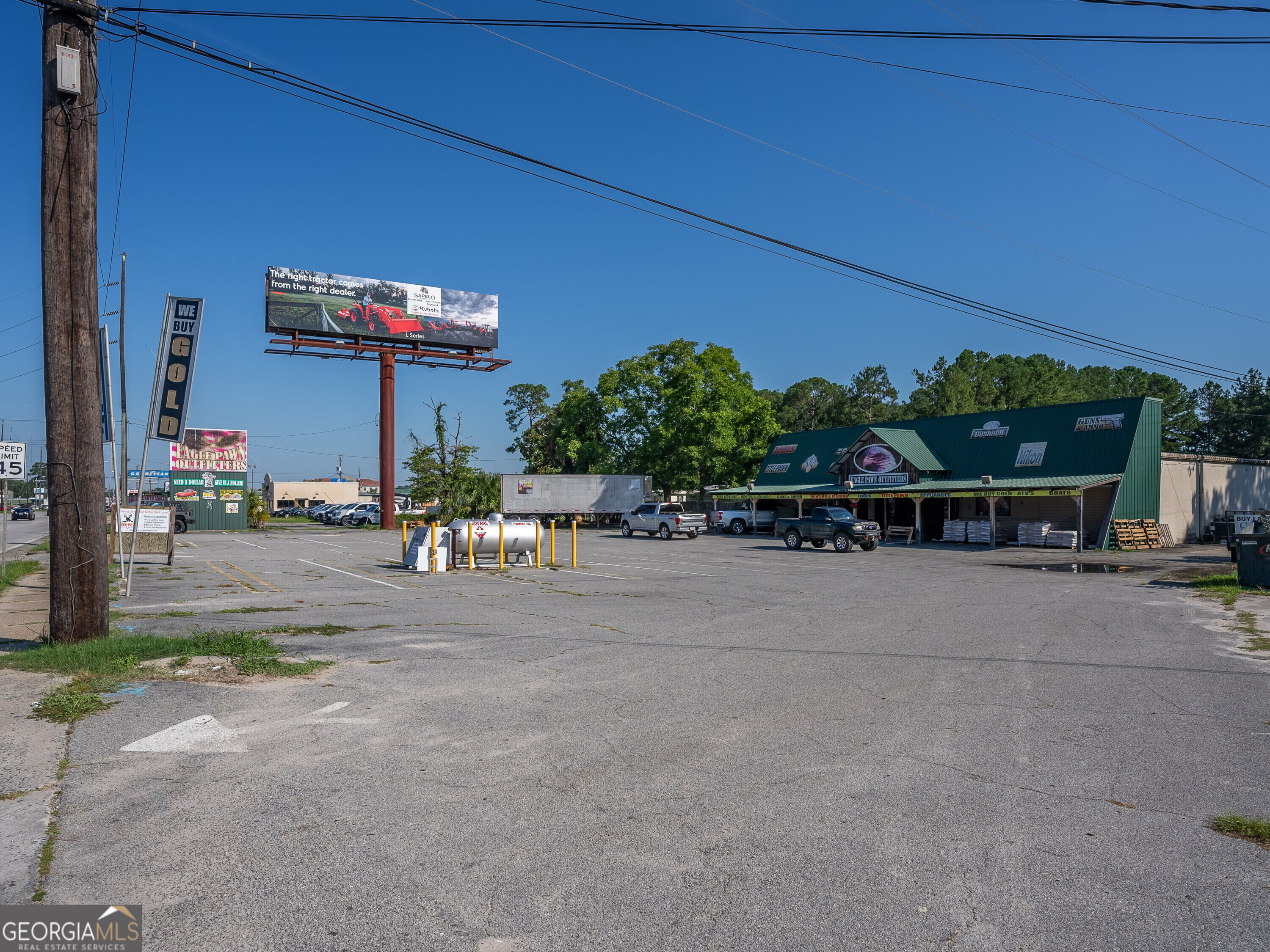 2023 Memorial Drive Property Photo 12