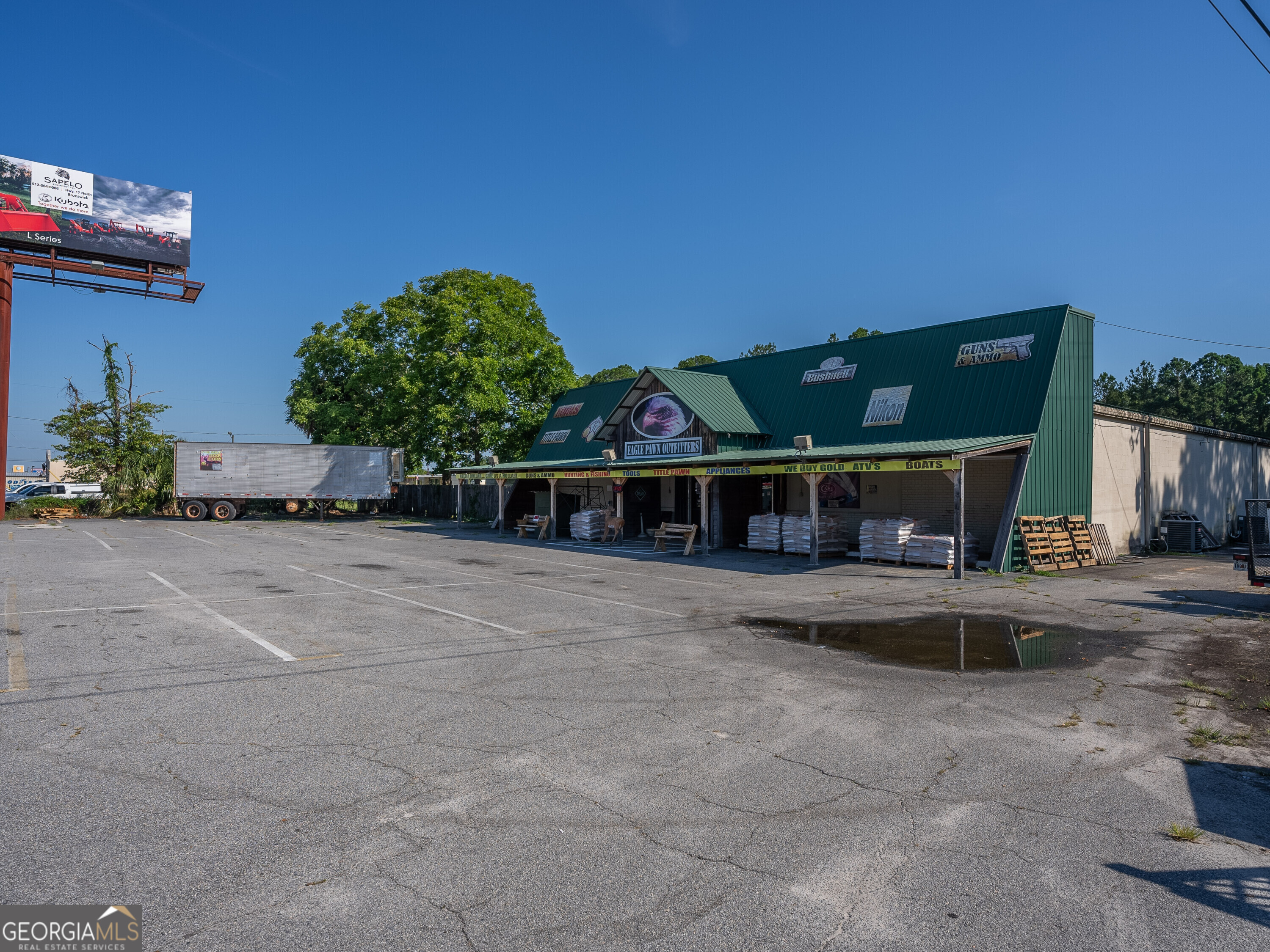 2023 Memorial Drive Property Photo 14