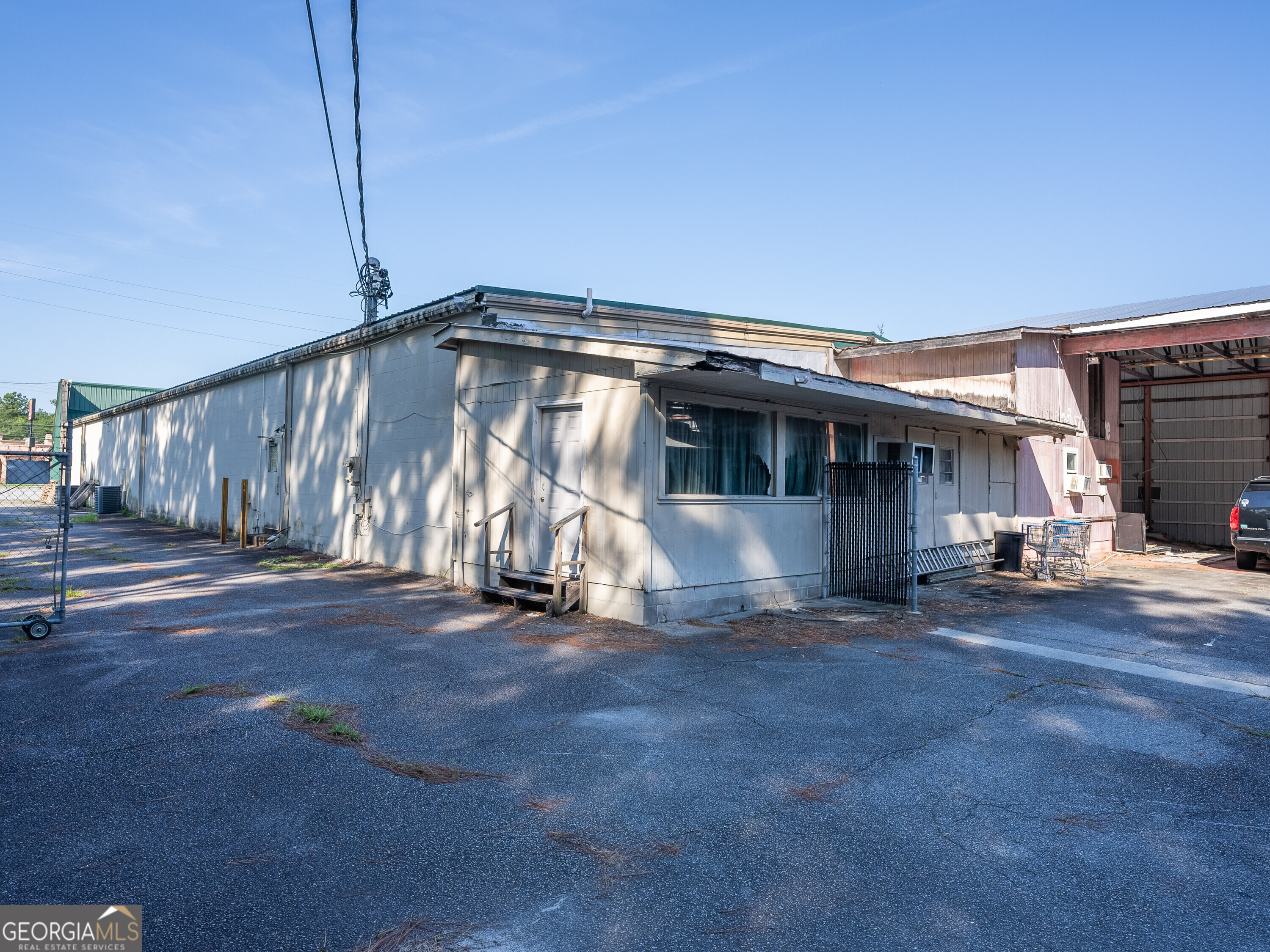 2023 Memorial Drive Property Photo 16