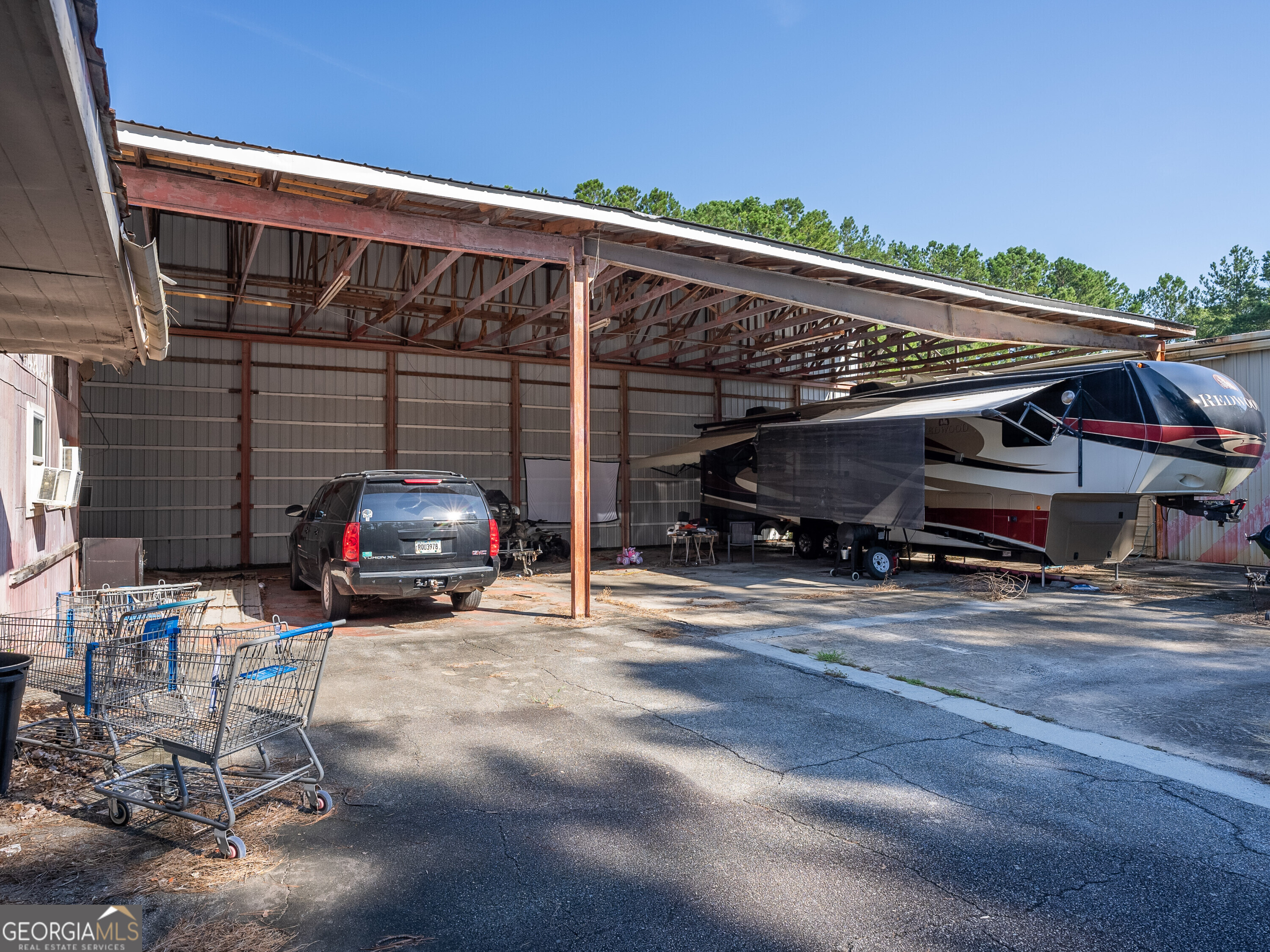 2023 Memorial Drive Property Photo 17