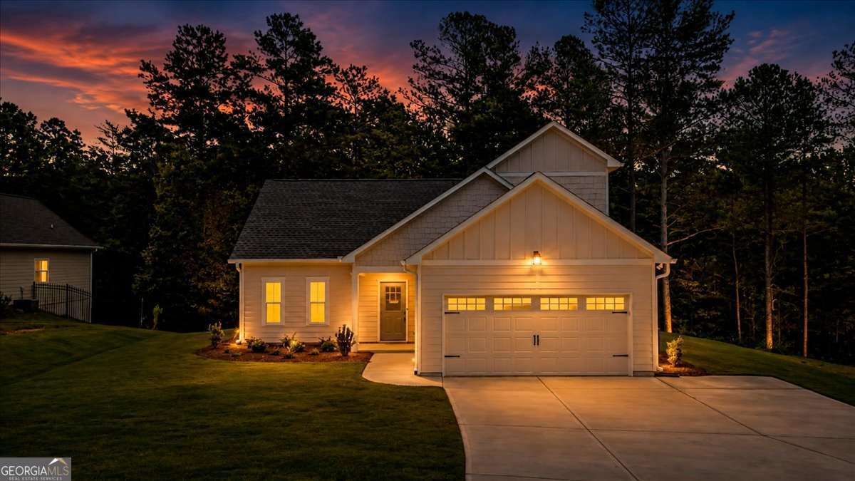 370 West Woods Drive Property Photo 2