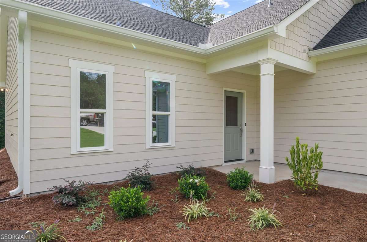 370 West Woods Drive Property Photo 3