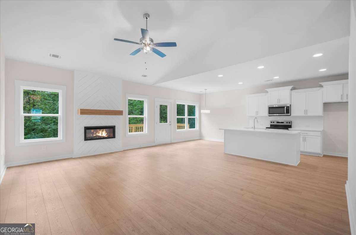 370 West Woods Drive Property Photo 6