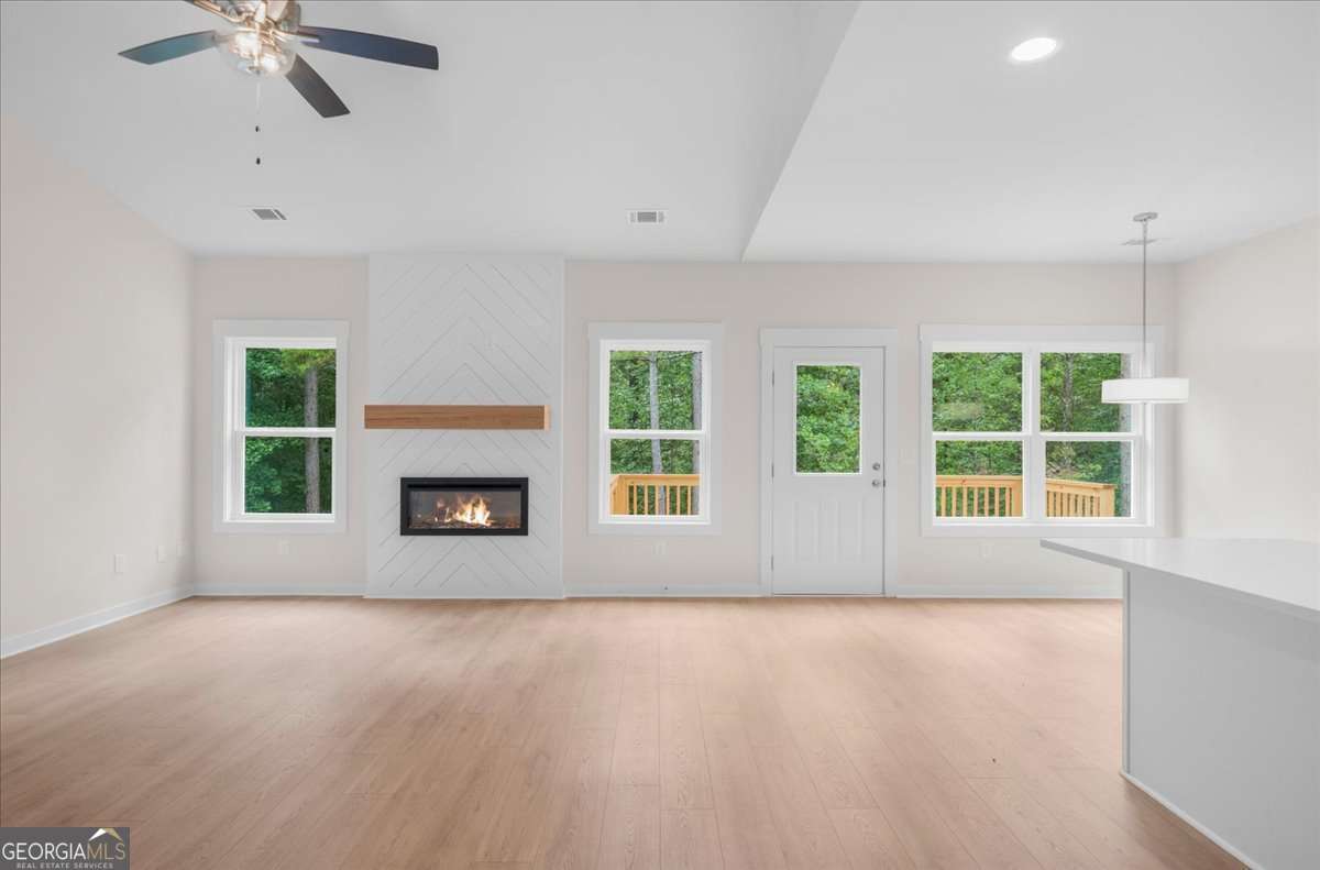 370 West Woods Drive Property Photo 8