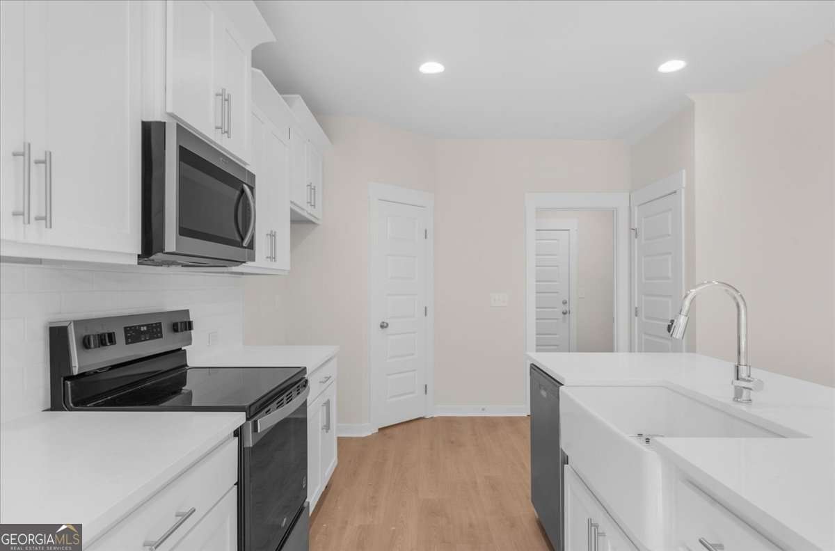 370 West Woods Drive Property Photo 15