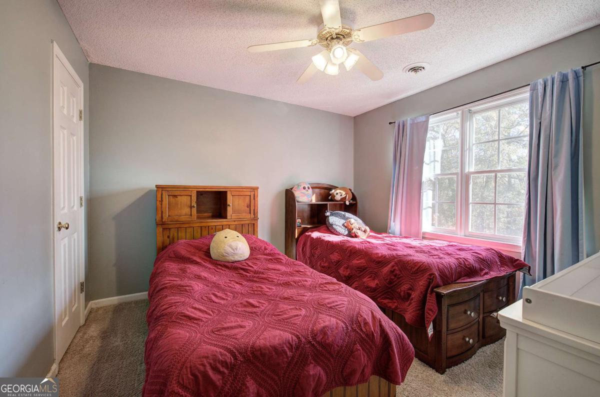 35 Miltons Walk Se Property Photo 41