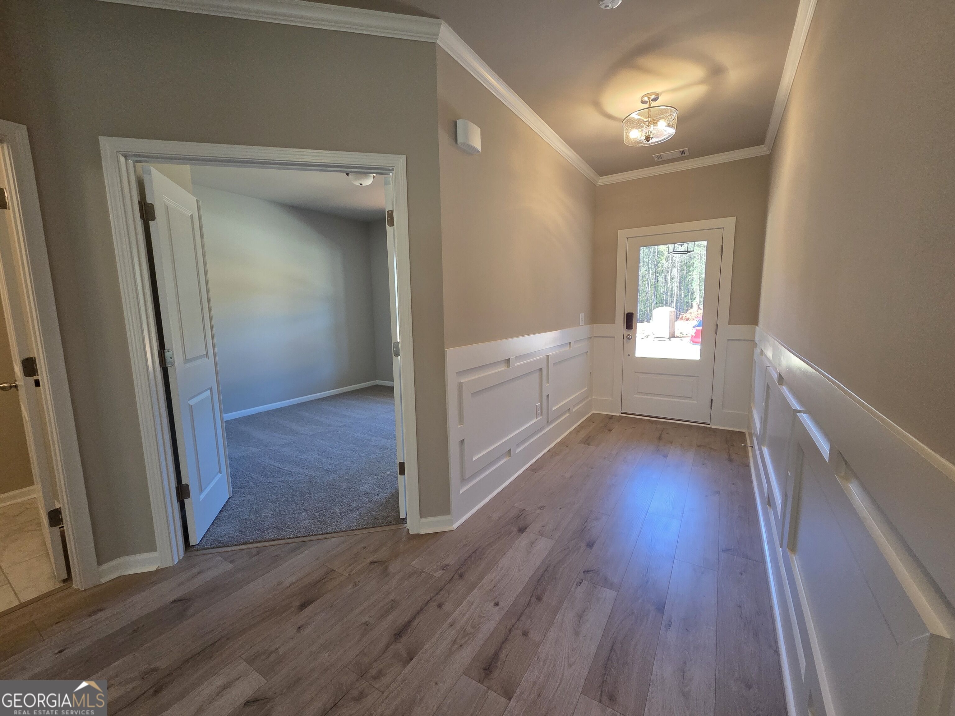 374 Meadows Drive Property Photo 8