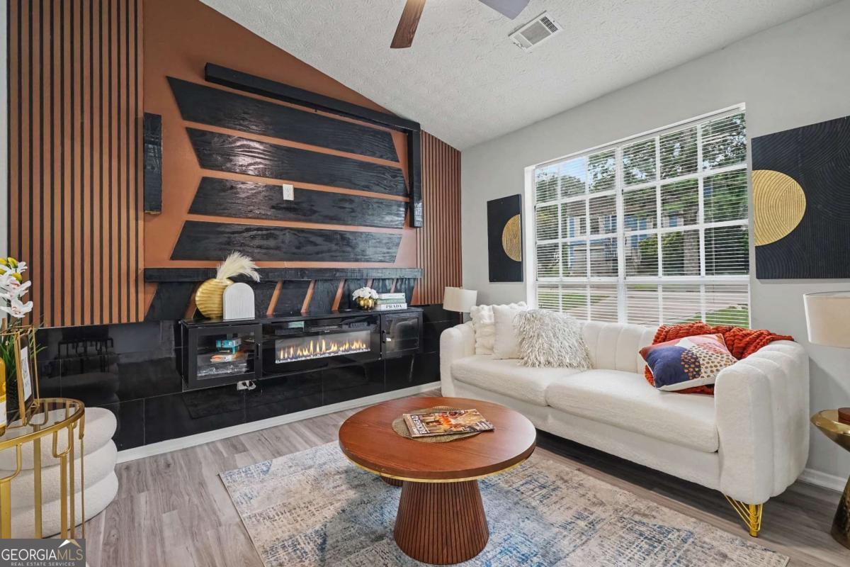 4584 Garden Hills Drive Property Photo 3