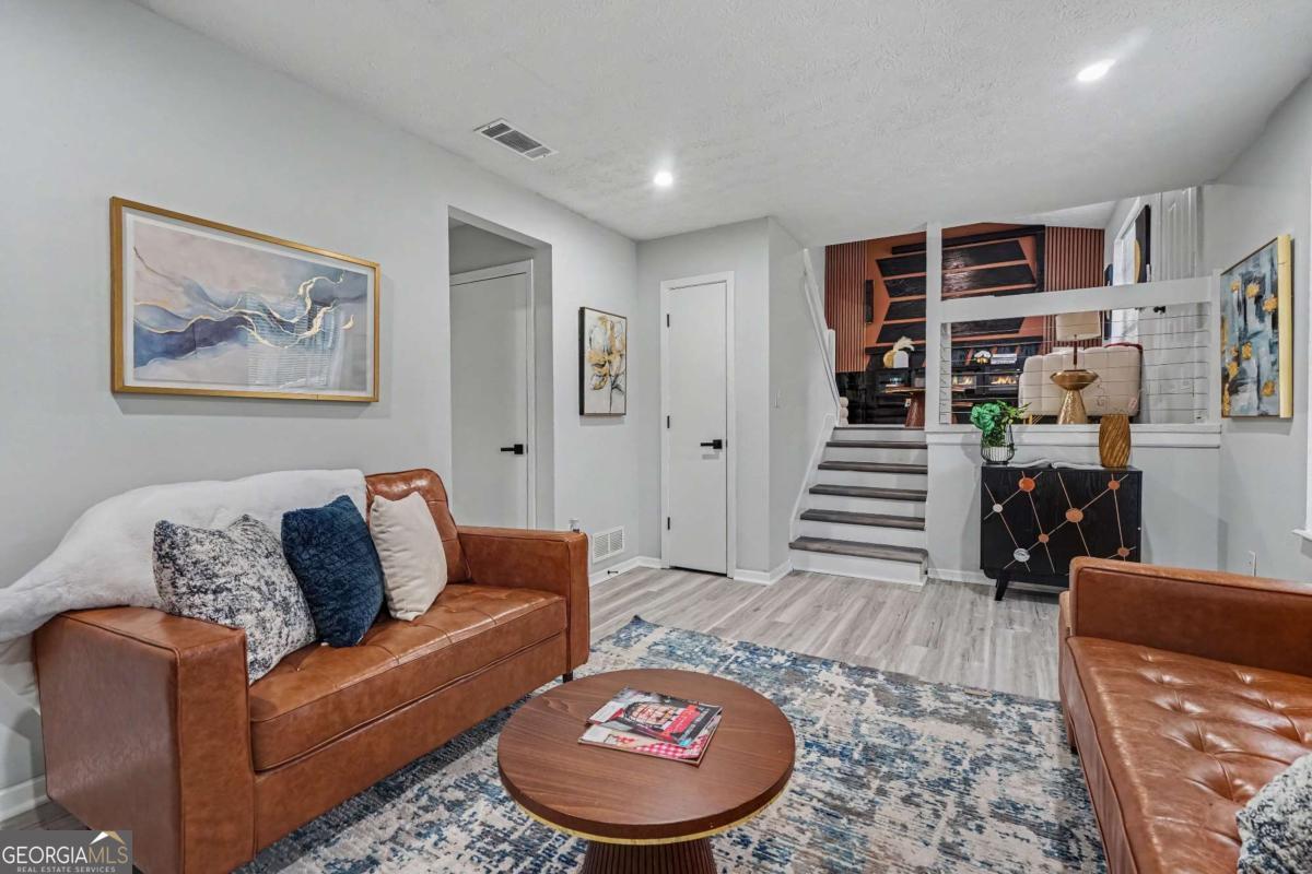 4584 Garden Hills Drive Property Photo 11