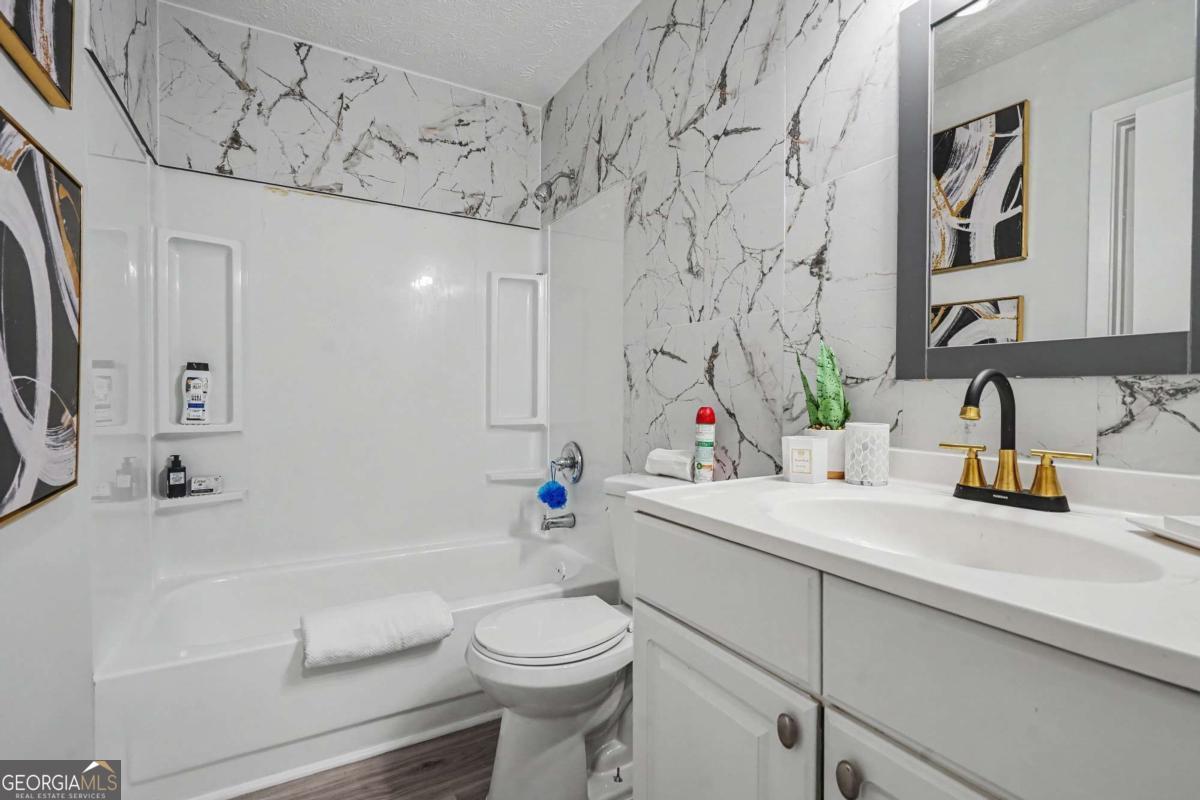 4584 Garden Hills Drive Property Photo 15