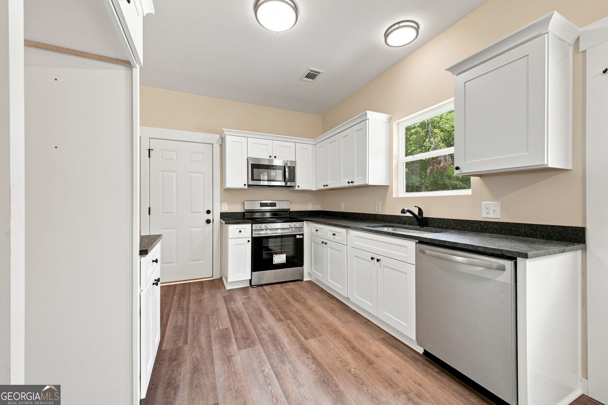 45 Albert Avenue Nw Property Photo 15