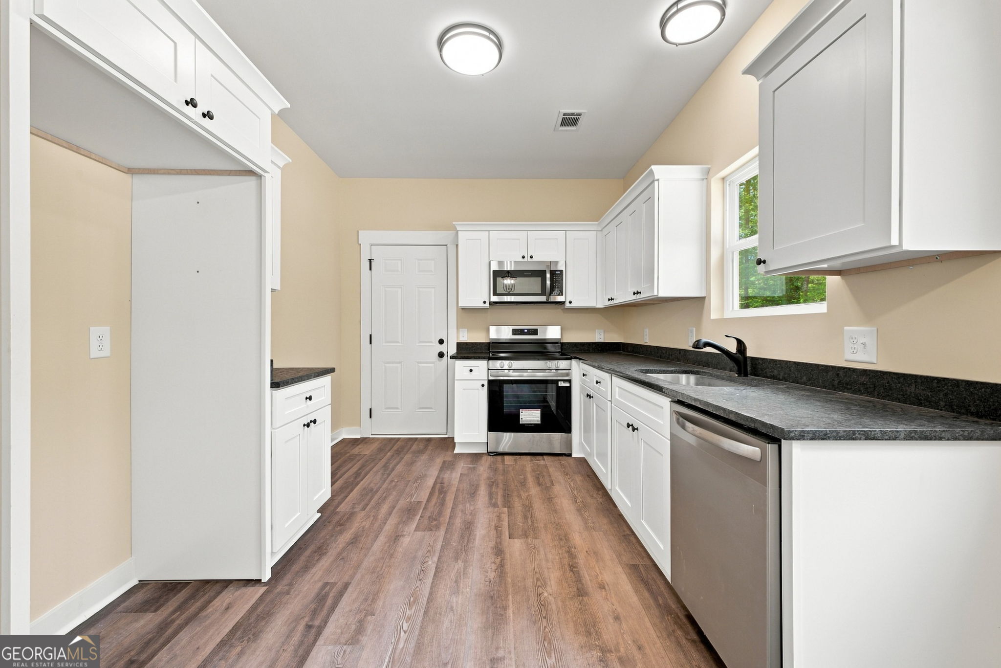 45 Albert Avenue Nw Property Photo 16