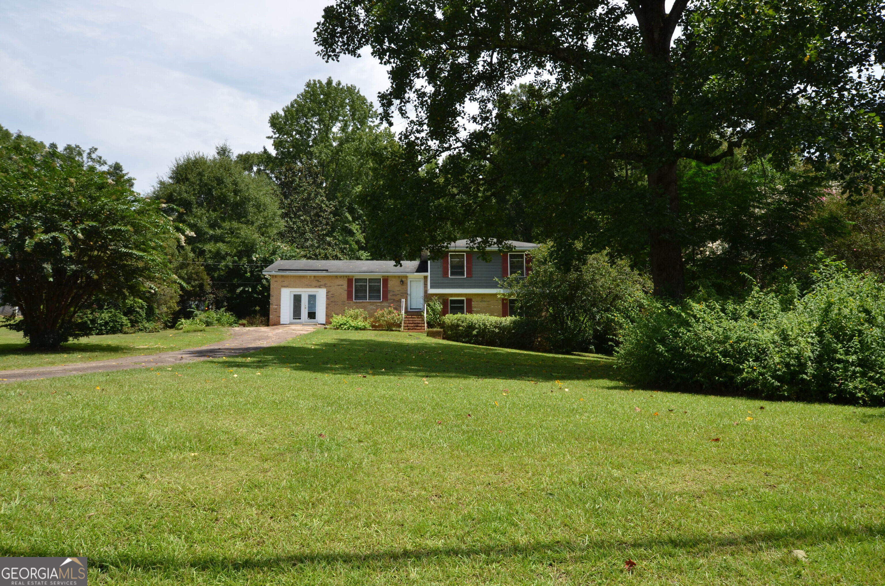 202 Sivell Road Property Photo 2