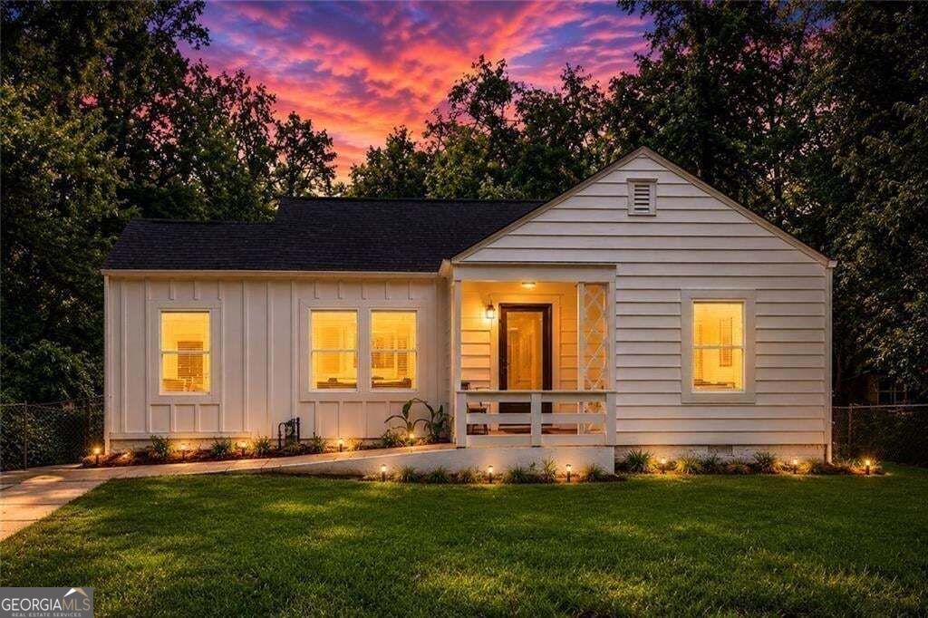 2130 Donald Lee Hollowell Parkway Nw Property Photo 1