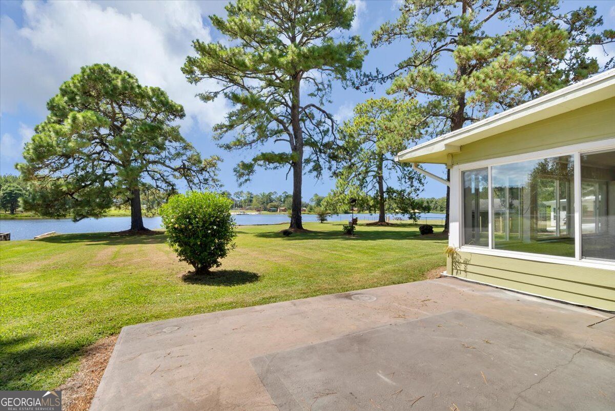 443 Lakeshore Road Property Photo 8