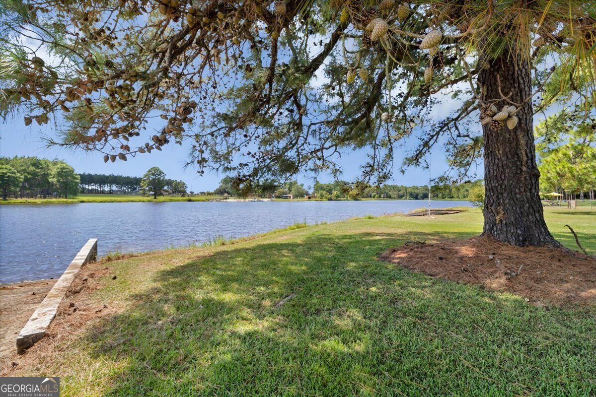 443 Lakeshore Road Property Photo 14