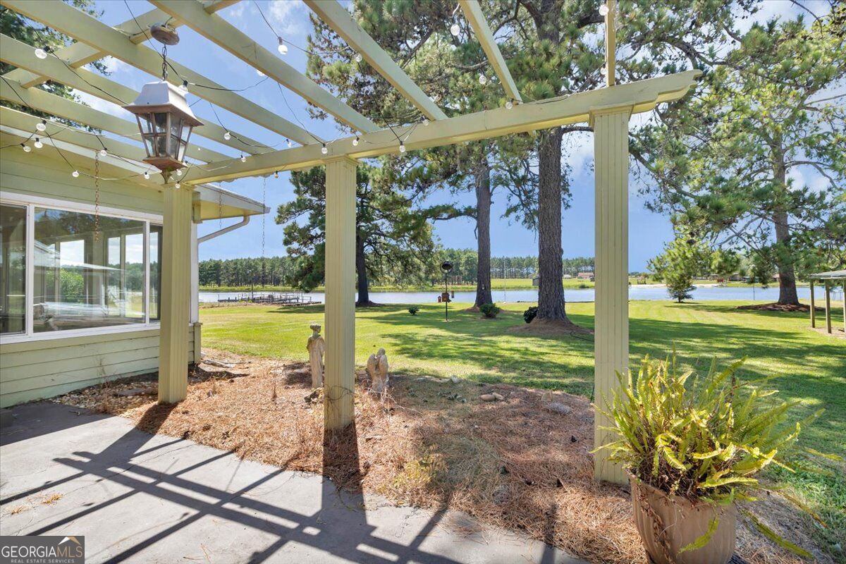 443 Lakeshore Road Property Photo 18