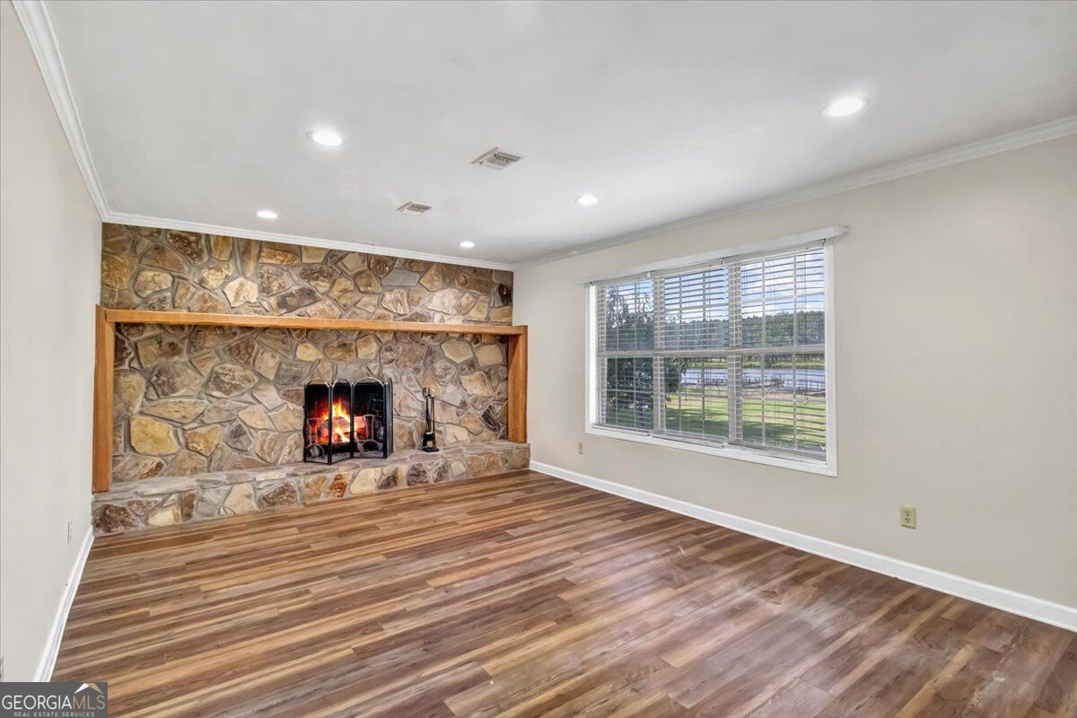 443 Lakeshore Road Property Photo 31