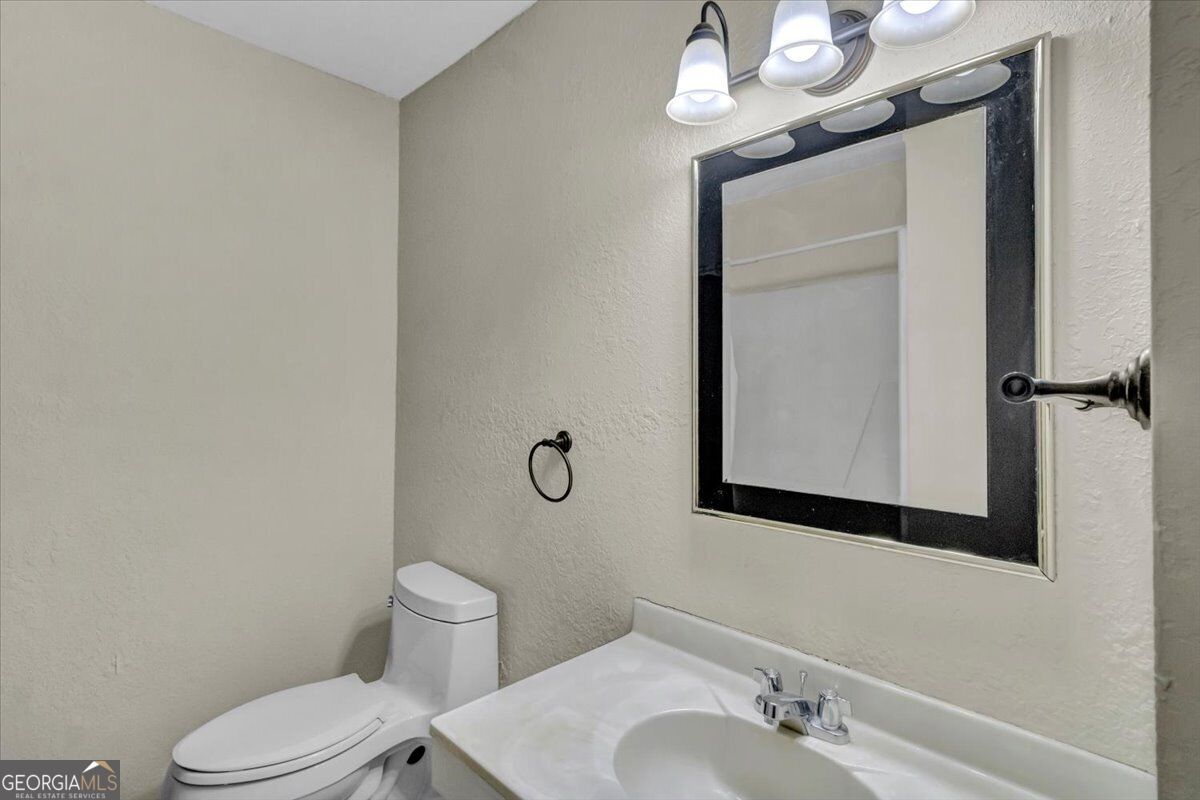 443 Lakeshore Road Property Photo 44