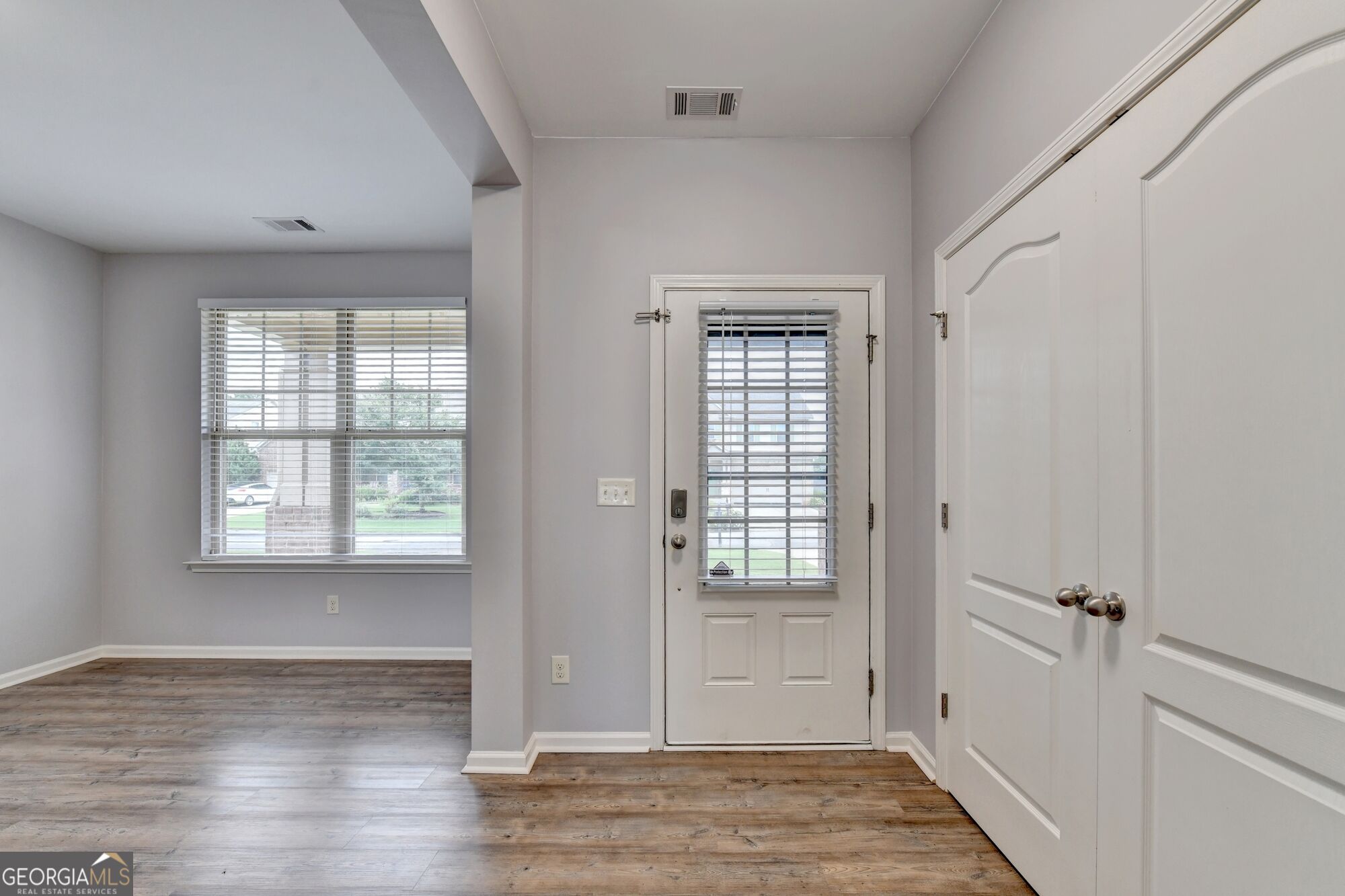 515 Creekshire Circle Property Photo 6