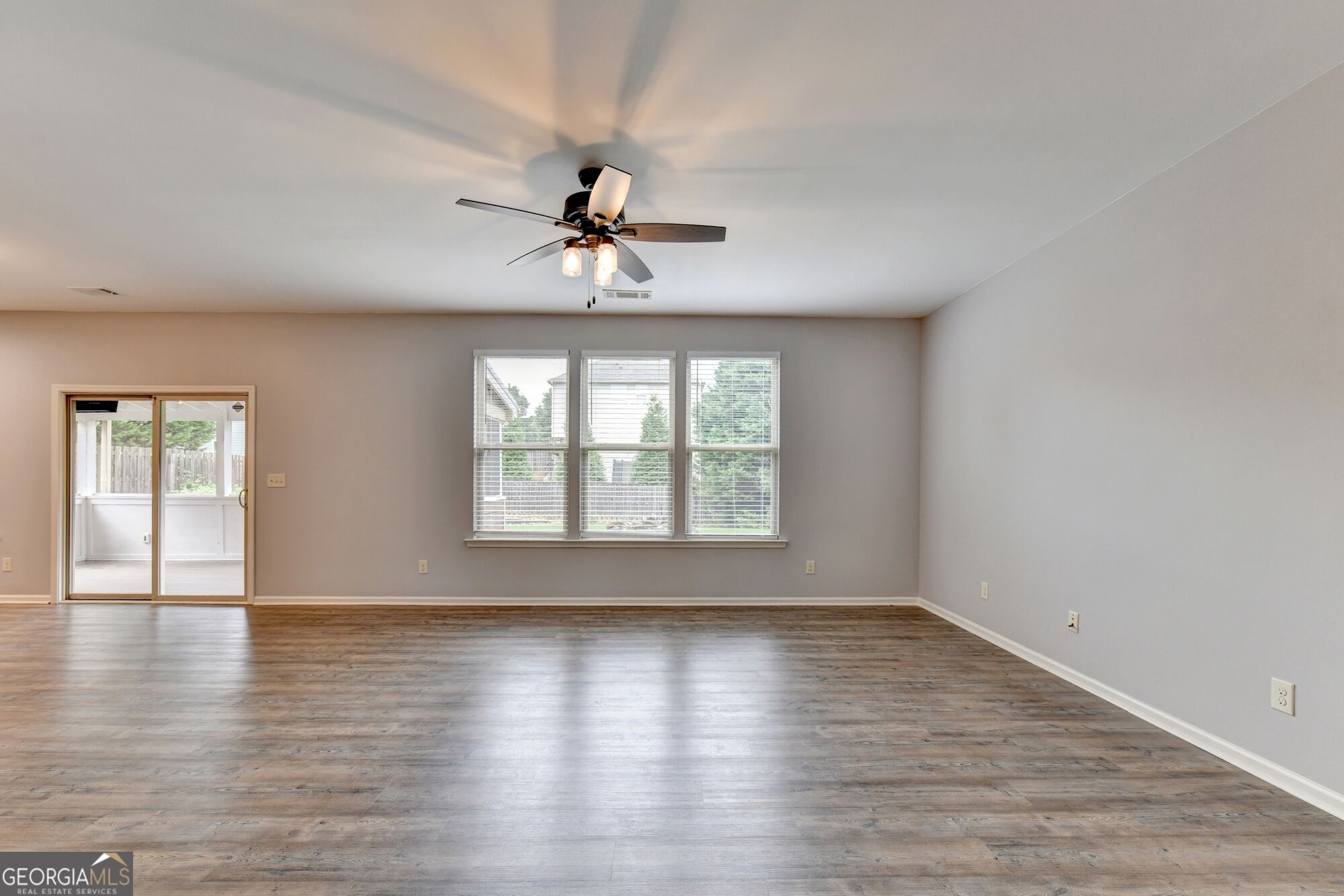 515 Creekshire Circle Property Photo 9