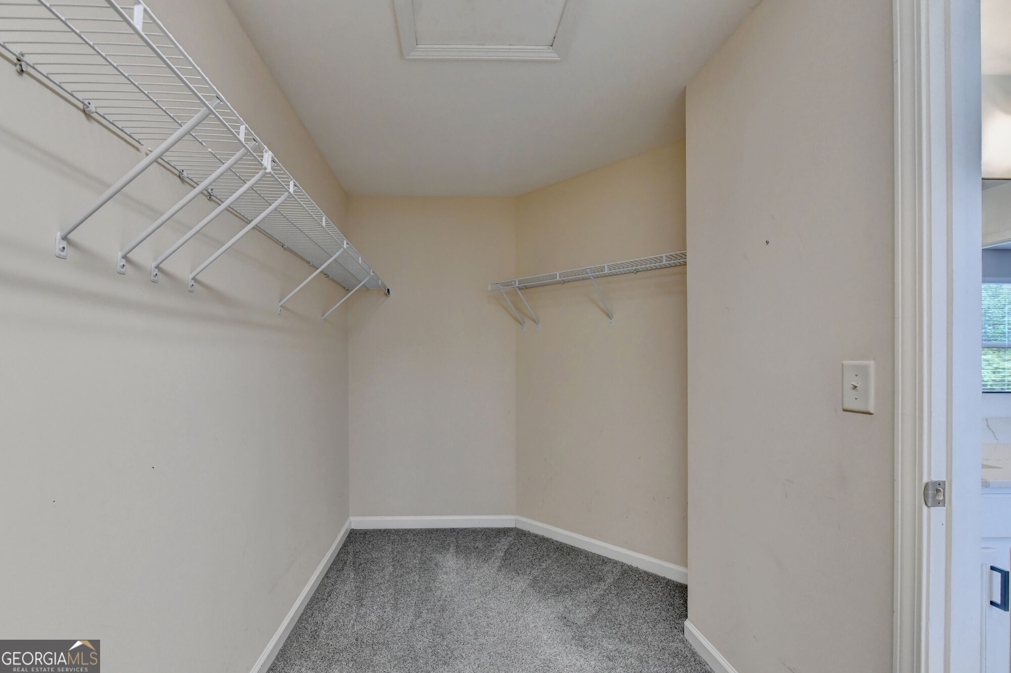 515 Creekshire Circle Property Photo 33