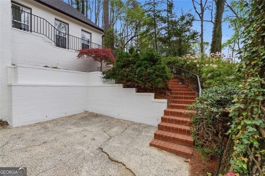 7170 Riverside Drive Nw Property Photo 4