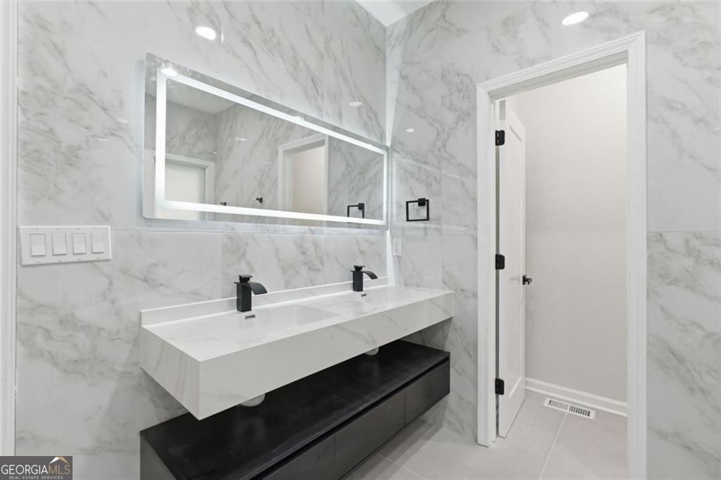 7170 Riverside Drive Nw Property Photo 34
