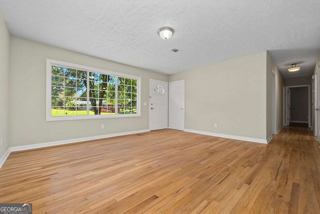 3740 Lavilla Drive Property Photo 5
