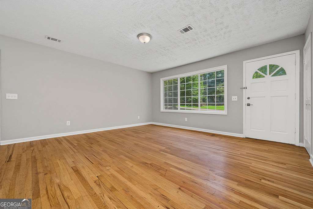 3740 Lavilla Drive Property Photo 6