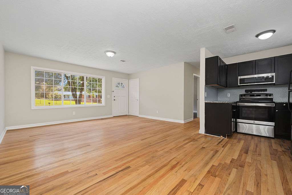 3740 Lavilla Drive Property Photo 8