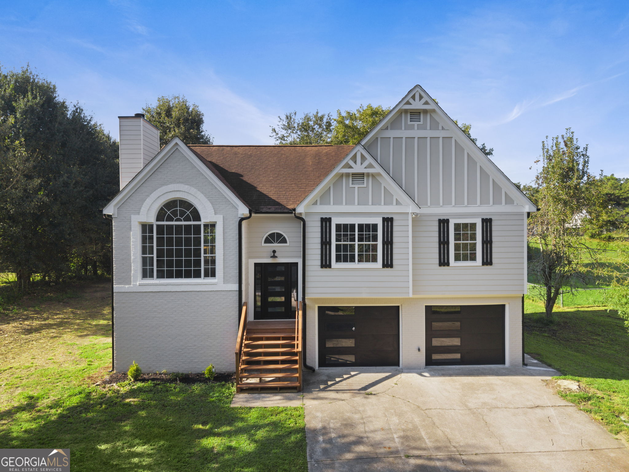 5323 Moon Road Property Photo 1