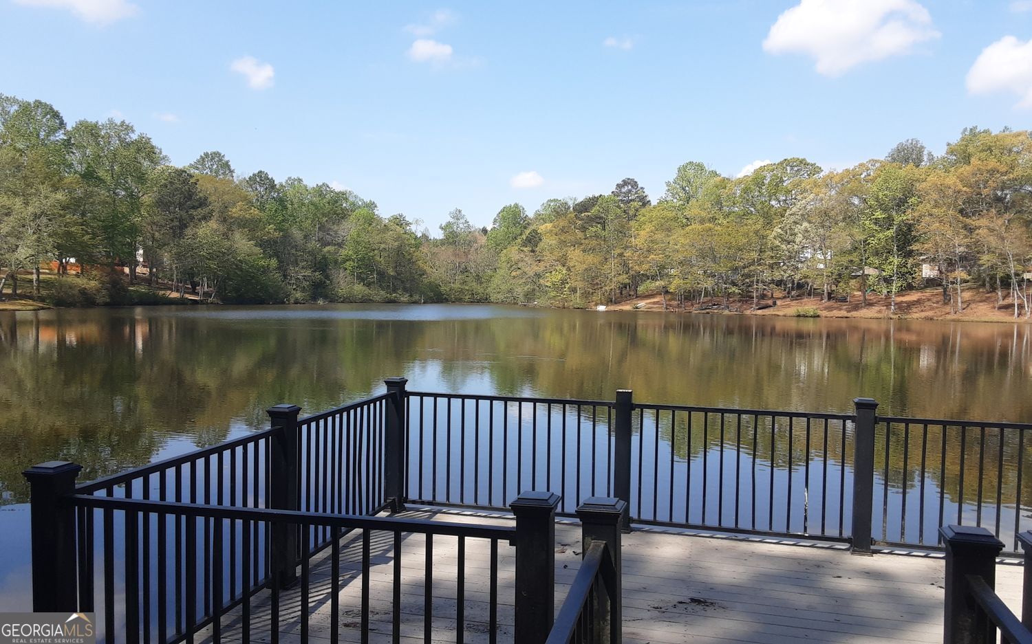 132 Lakeshore Parkway Property Photo 7