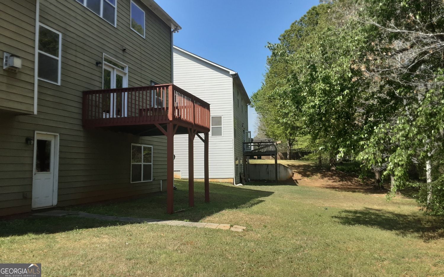132 Lakeshore Parkway Property Photo 17