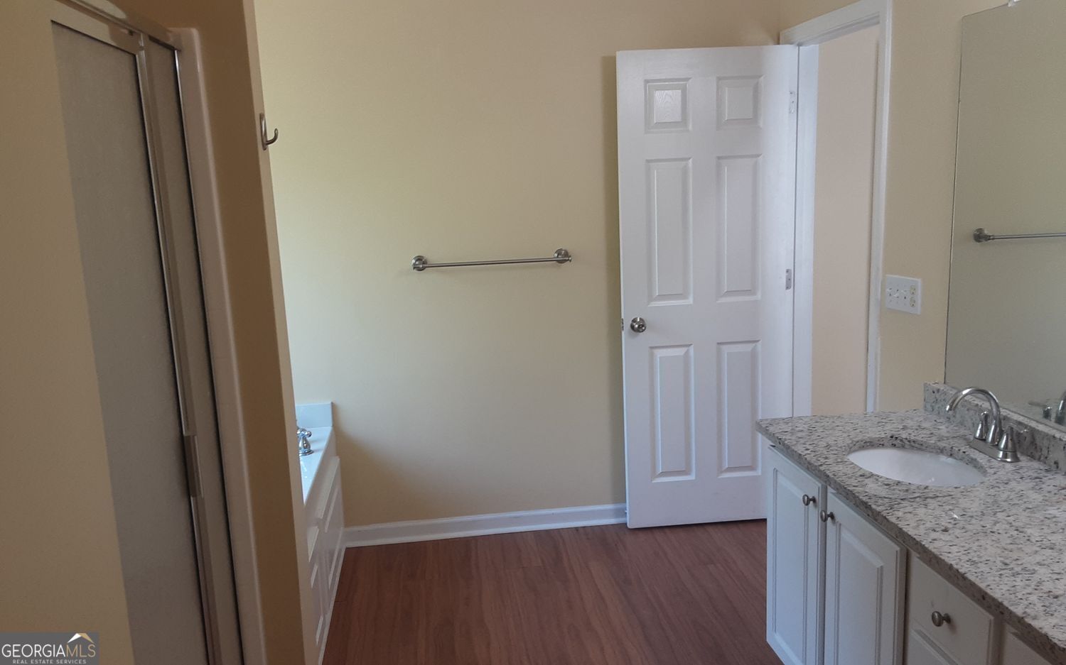 132 Lakeshore Parkway Property Photo 28