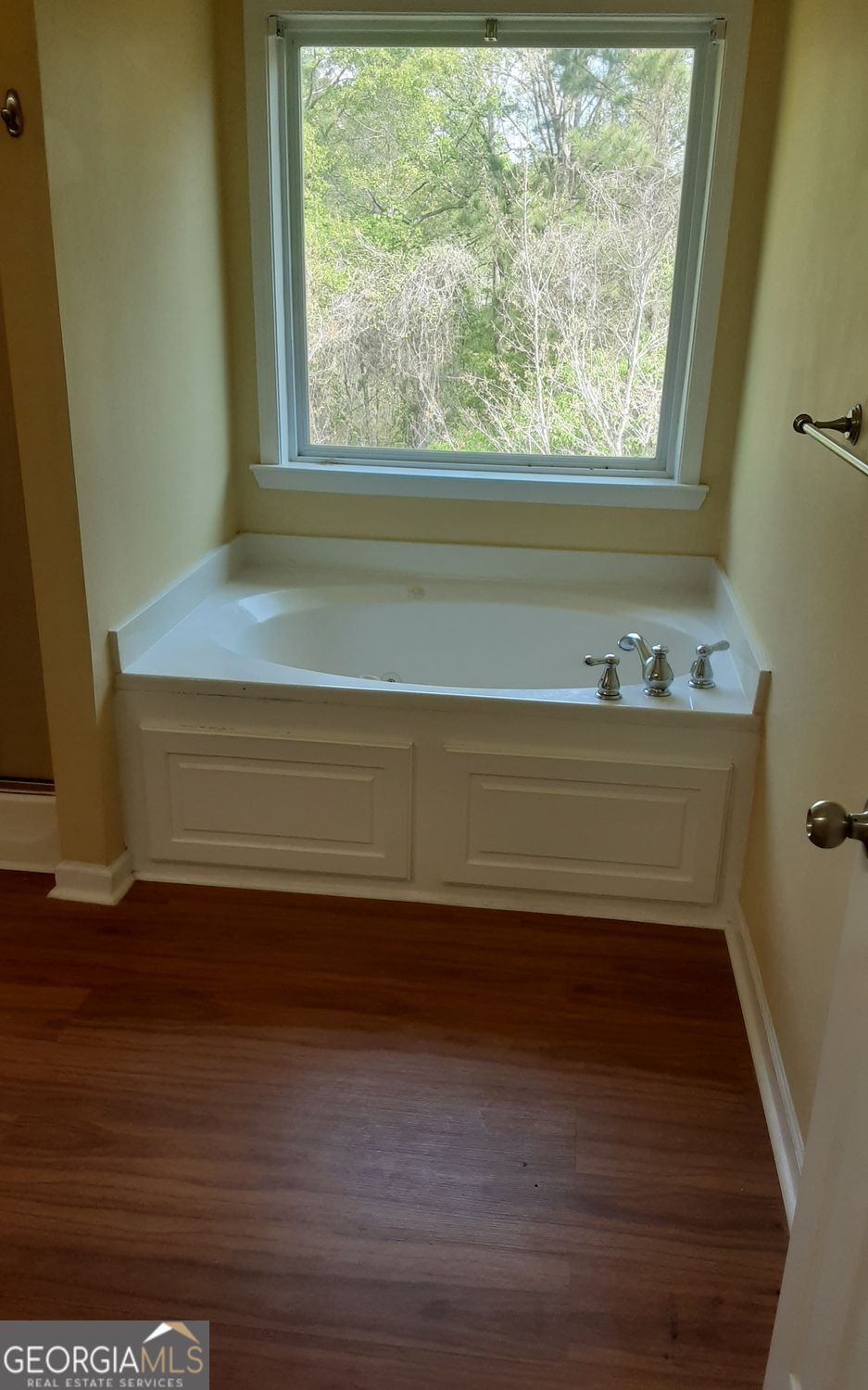 132 Lakeshore Parkway Property Photo 32