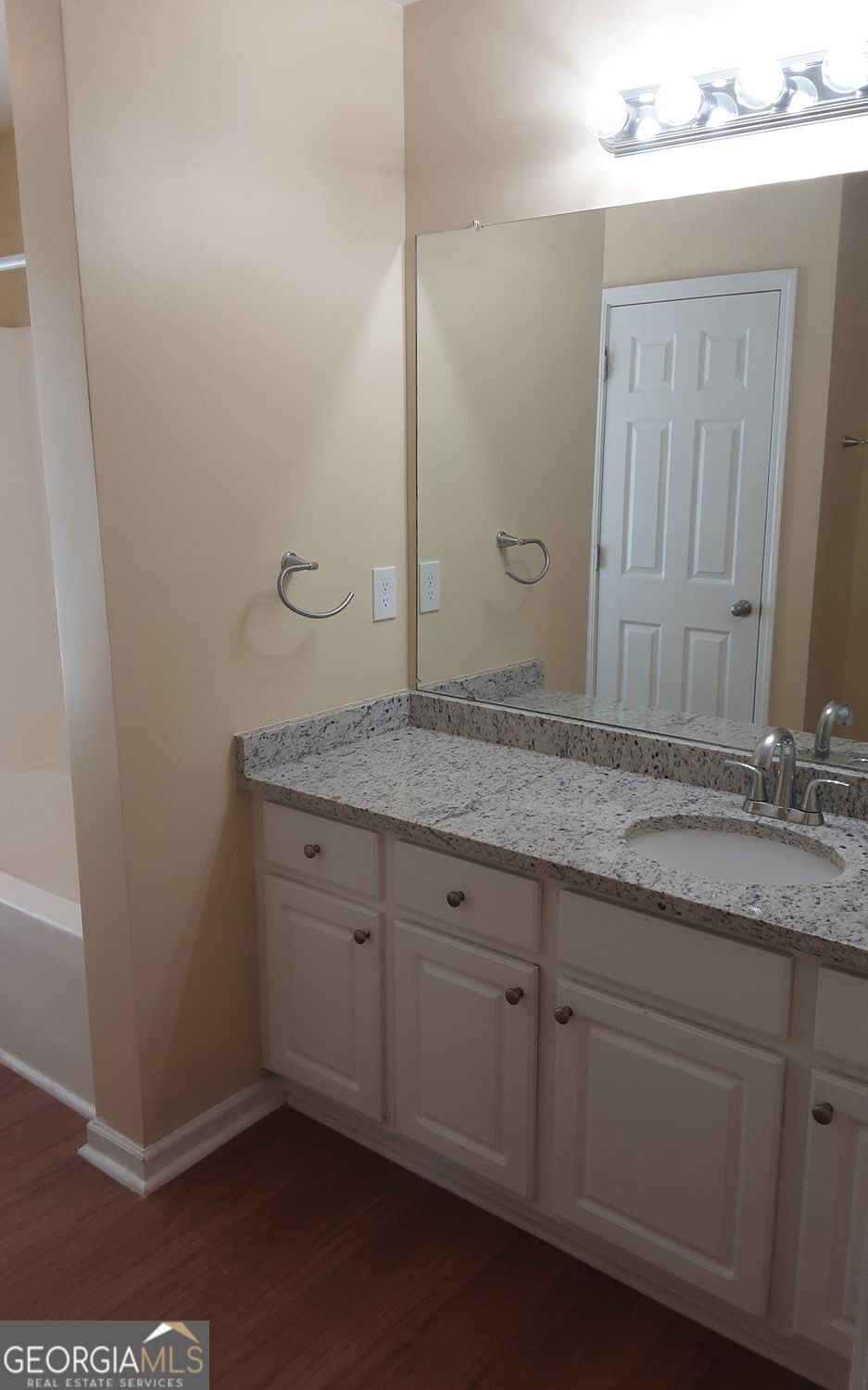 132 Lakeshore Parkway Property Photo 39